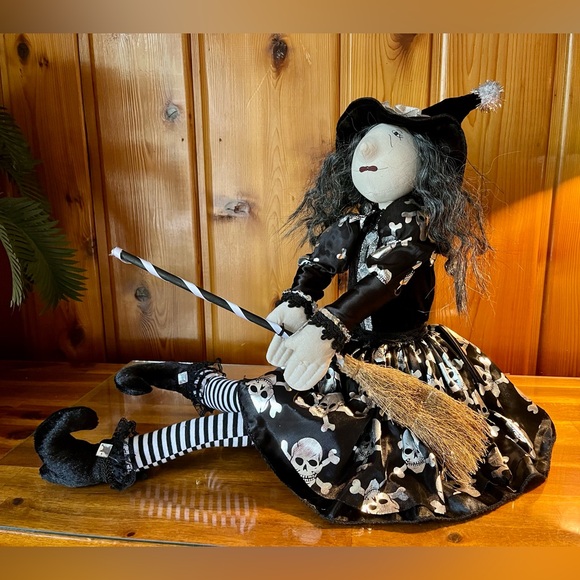 Halloween Witch Shelf Sitter Doll Gothic Skull Dress Sparkly Posable - Picture 1 of 8